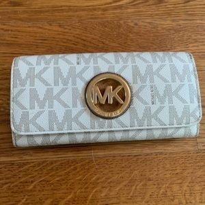 Michael Kors Leather wallet